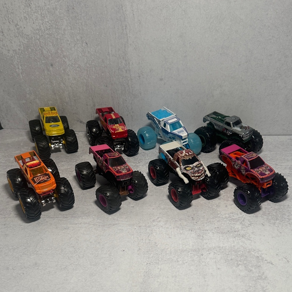 EUC of Spin Master and Hot Wheels lot